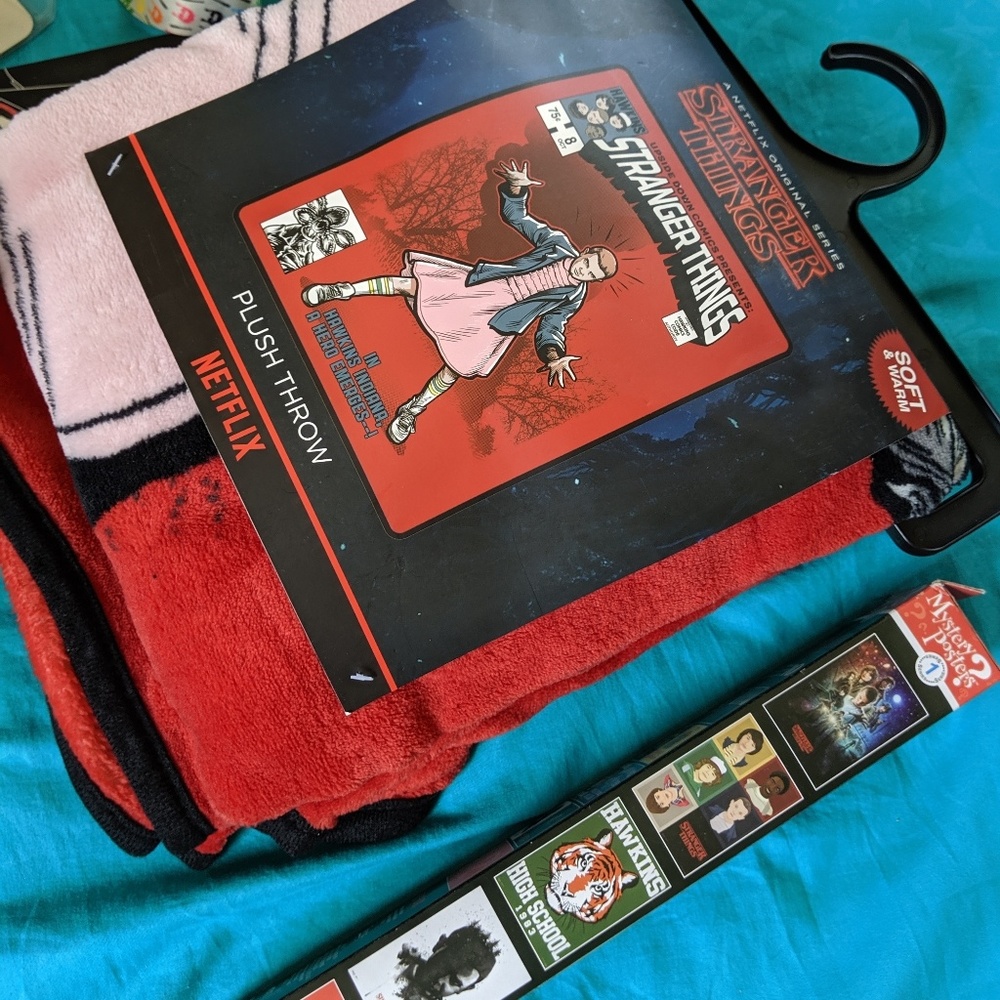 Stranger Things Bundle - Picture 3 of 5